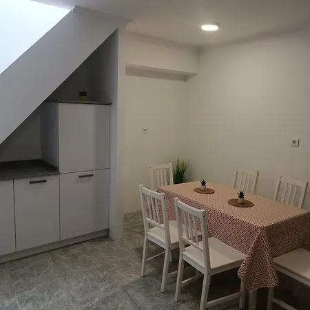 Vivienda En El Casco Historico De * Baiona